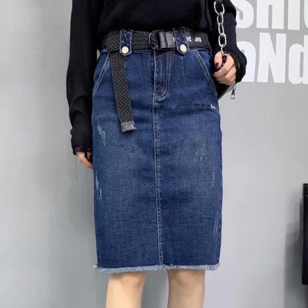 Jauna modeļa sieviešu džinsa svārki ar kabatām un saplēstiem motīviem