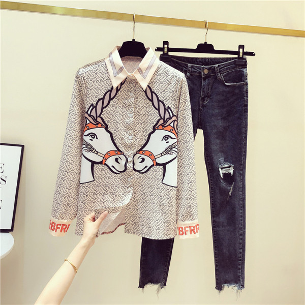 Модерна дамска риза с апликация и класическа яка