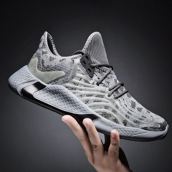 Kevadised paelte ja lameda tallaga helendavad meeste tossud