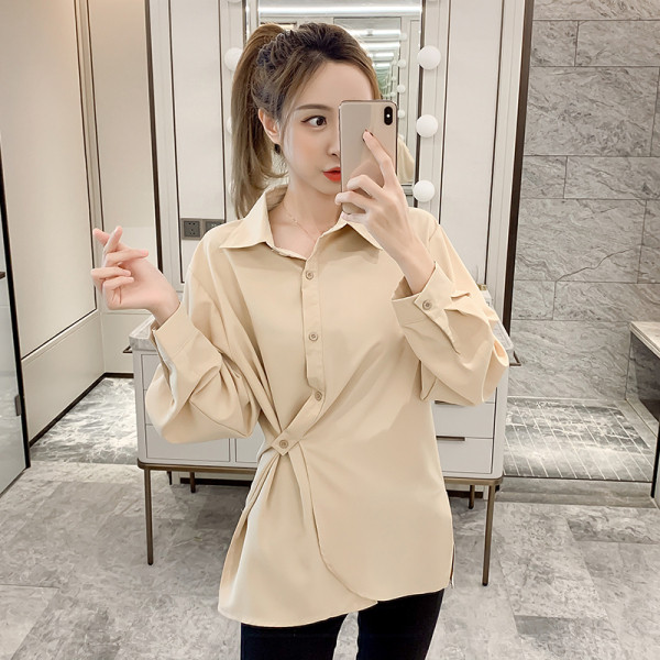 Ikdienas sieviešu krekls ar klasisku apkakli un pogām