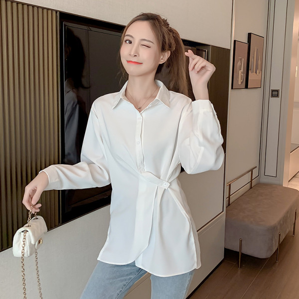 Ikdienas sieviešu krekls ar klasisku apkakli un pogām