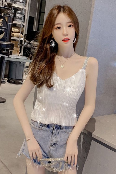 Mūsdienīgs sieviešu tops ar špica kakla izgriezumu un spīdīgām lencēm