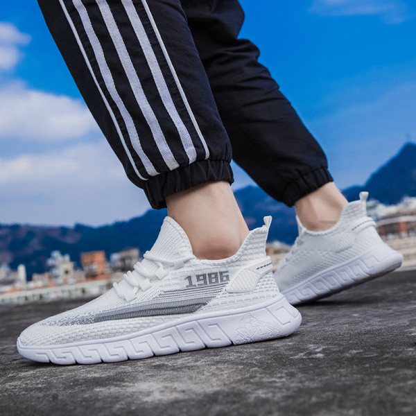 Ikdienas vīriešu kedas ar mežģīnēm un plakanu zoli