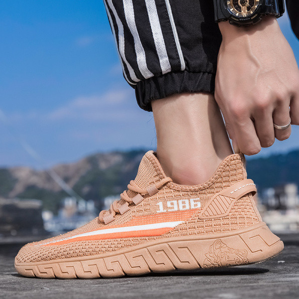 Ikdienas vīriešu kedas ar mežģīnēm un plakanu zoli