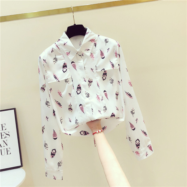 Retro stila sieviešu krekls ar garām piedurknēm un klasisku apkakli