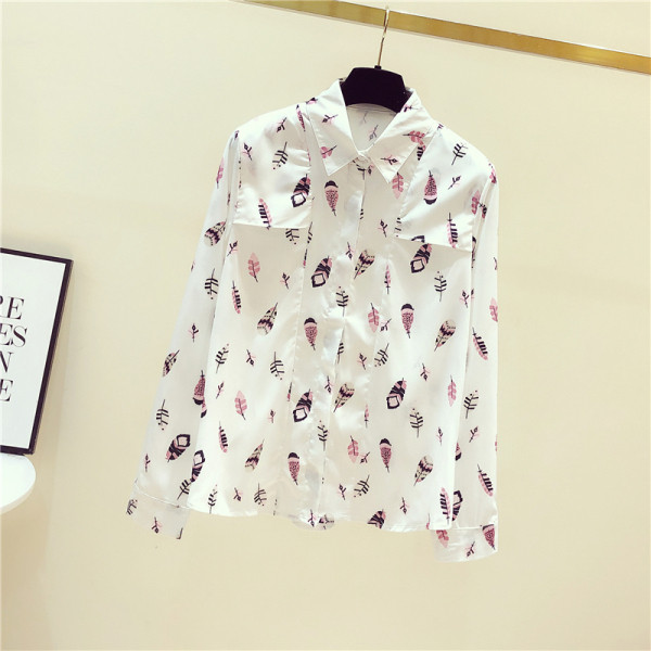 Retro stila sieviešu krekls ar garām piedurknēm un klasisku apkakli