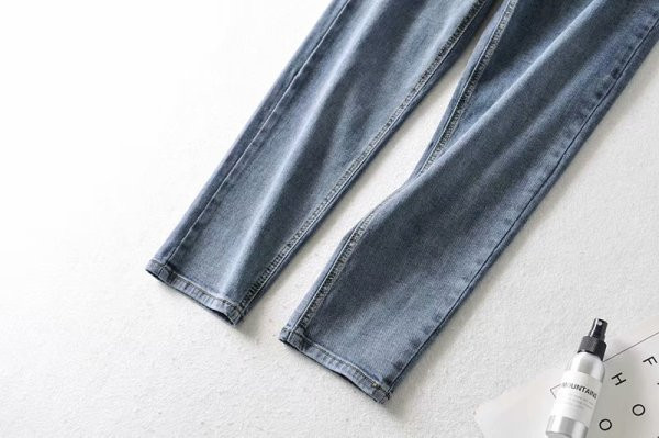 Jauns sieviešu džinsa bikšu modelis ar augstu vidukli