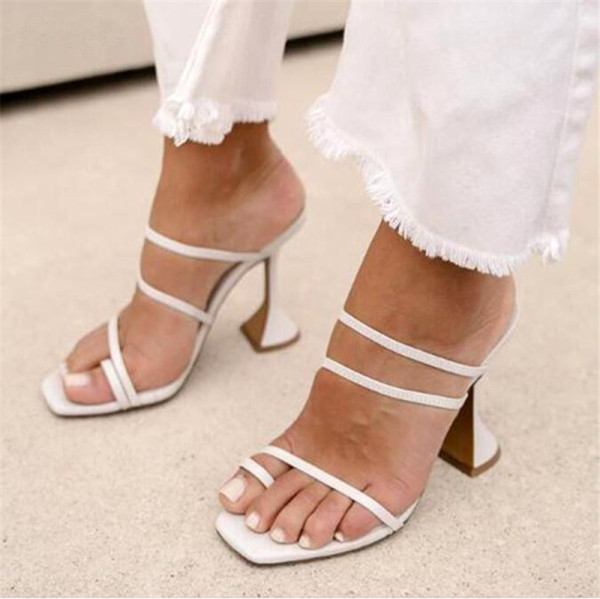 Öko bőrből készült, vastag sarkú női papucs