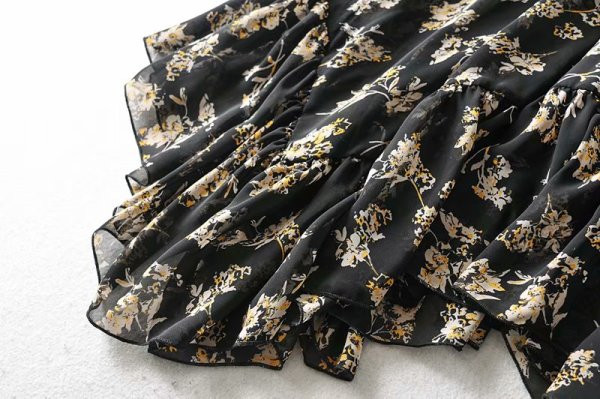 Γυναικείο φόρεμα με φλοράλ πριντ με βολάν 