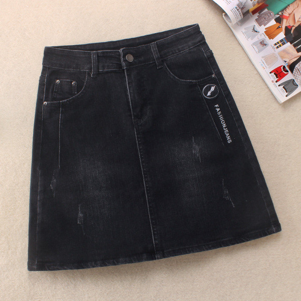 Γυναικεία μαύρη τζιν φούστα με ψηλή μέση σε ρετρό στυλ