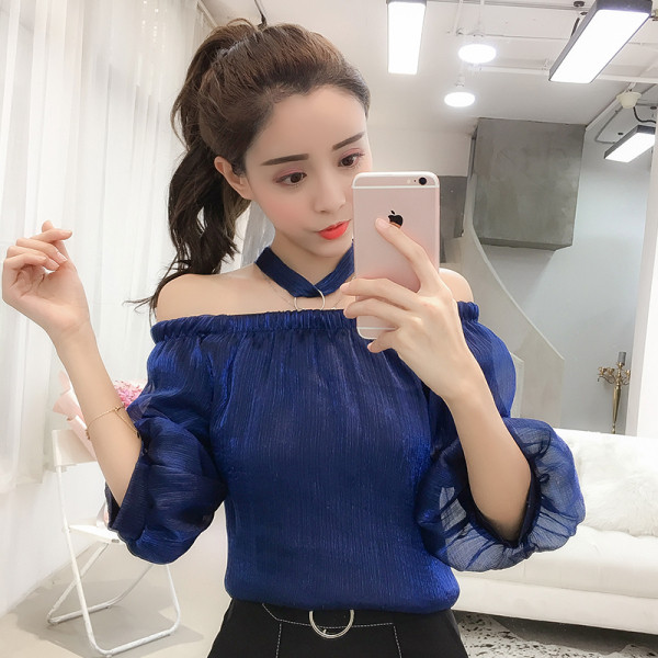 Модерна дамска блуза с паднали ръкави и метален елемент 