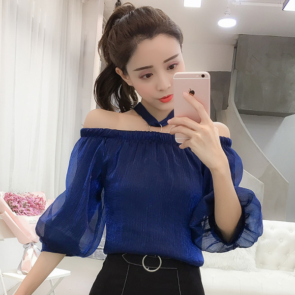 Модерна дамска блуза с паднали ръкави и метален елемент 