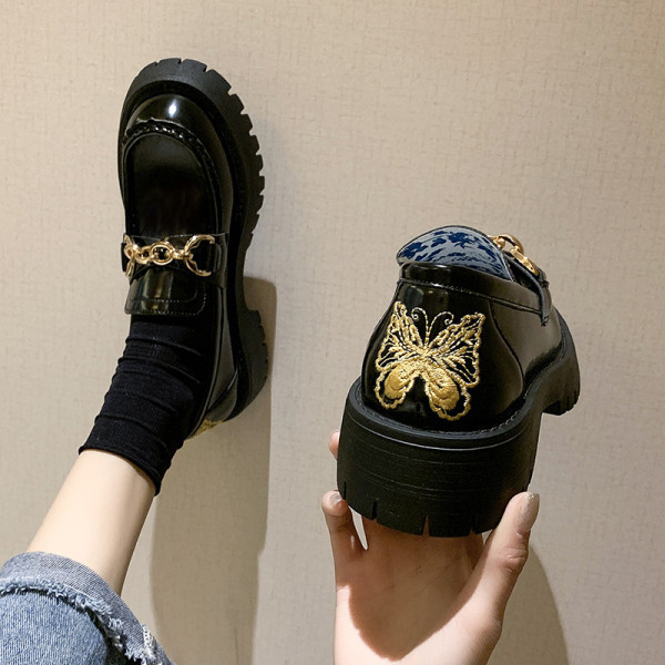 Ikdienas sieviešu ādas apavi ar krāsainu izšuvumu