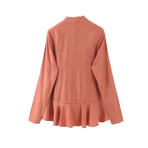 Широка блуза с къдри с V-образно деколте и връзки