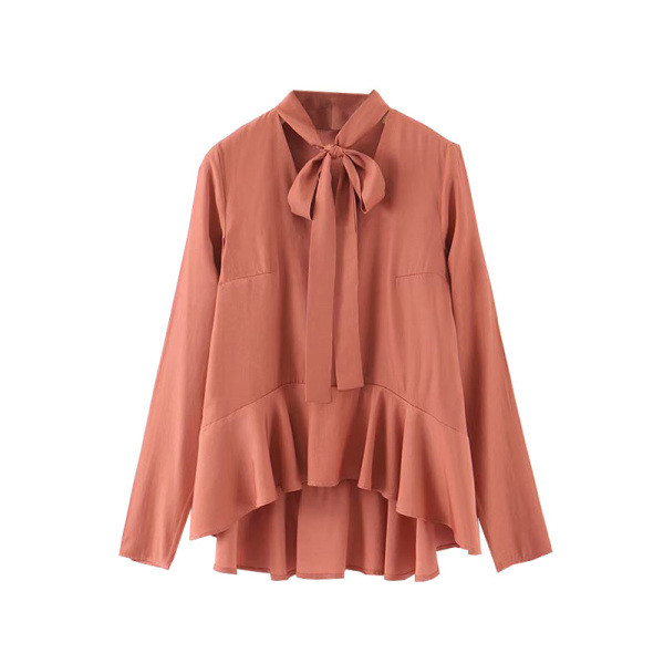 Широка блуза с къдри с V-образно деколте и връзки