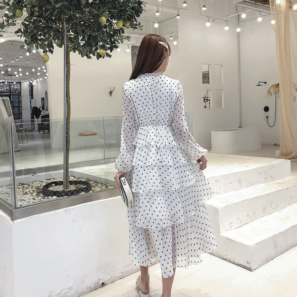 Μακρύ γυναικείο ρέτρο στλ φόρεμα πουά με V-λαιμόκοψη