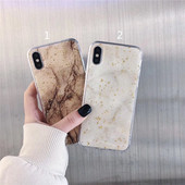Korpuss ar marmora efektu un spīdīgām zelta daļiņām iPhone XS
