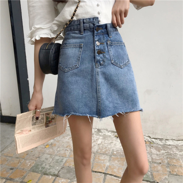 Stílusos női farmerszoknya zsebekkel