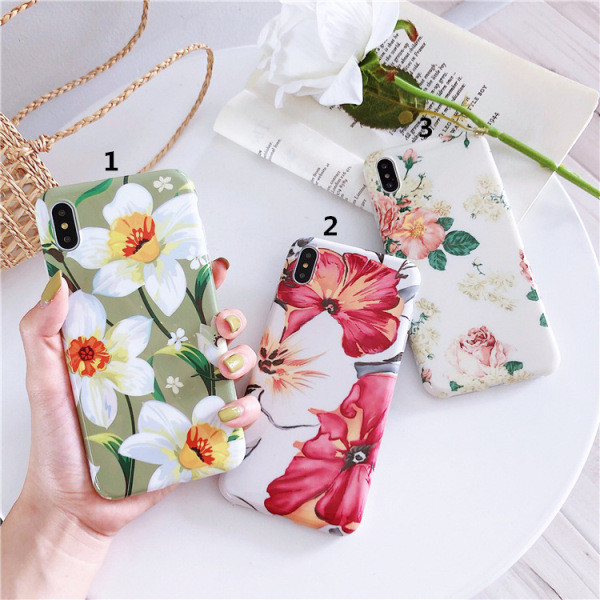Многоцветен калъф за  iPhone XS  с цветя - три модела