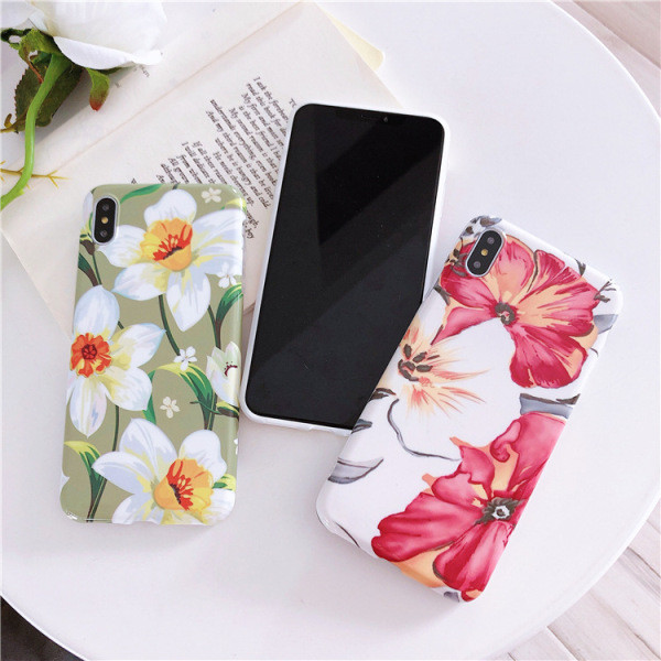 Многоцветен калъф за  iPhone XS  с цветя - три модела