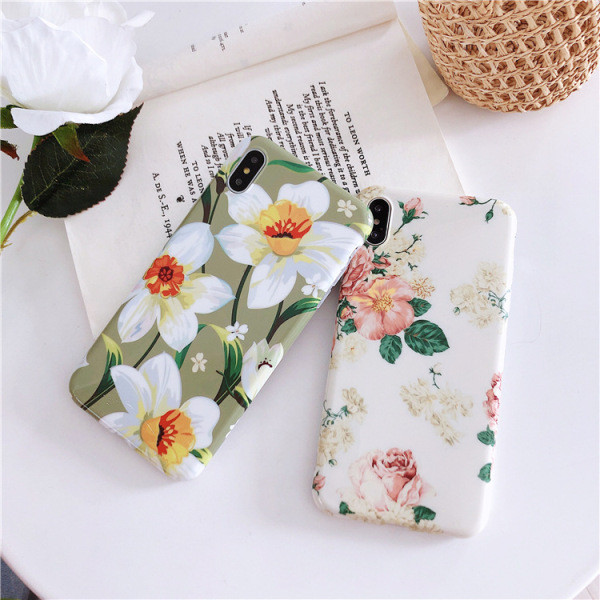 Многоцветен калъф за  iPhone XS  с цветя - три модела
