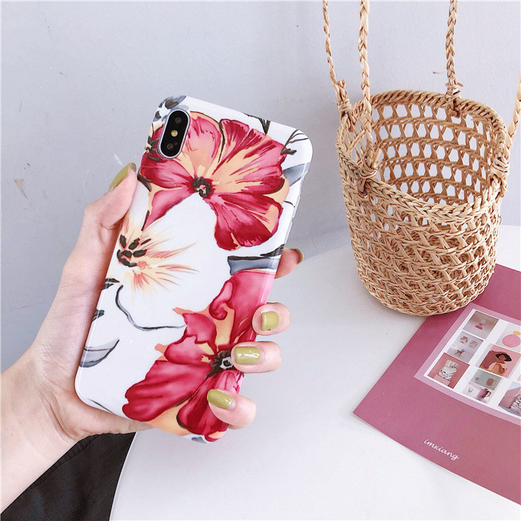 Многоцветен калъф за  iPhone XS  с цветя - три модела