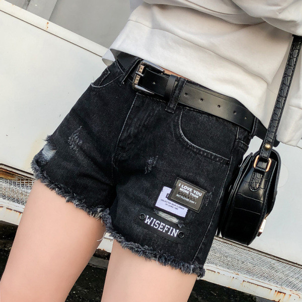 Ежедневни дънкови дамски къси панталони със скъсани мотиви