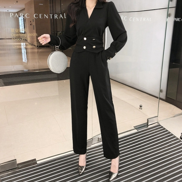 Stiilne naiste komplekt, mis sisaldab kõrge vöökohaga pükse ja spits-kaelusega särki