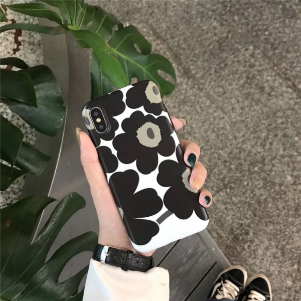 Θήκη IPhone XS με λουλούδια πριντ σε μαύρο και άσπρο χρώμα