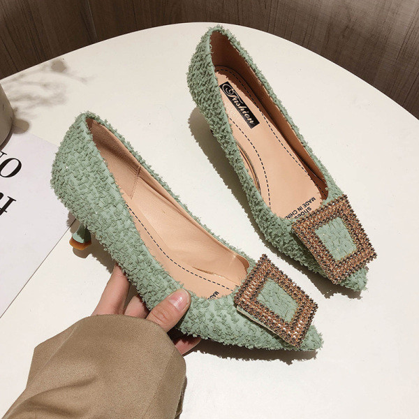 Model nou de pantofi dama cu catarama metalica - model ascutit