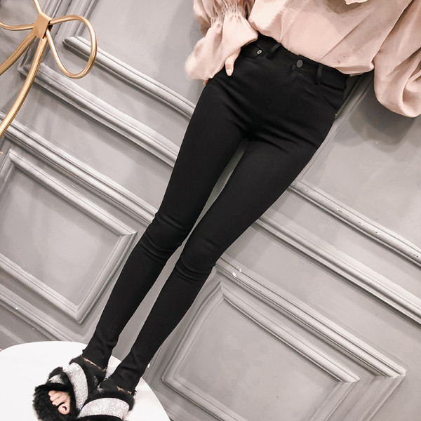 Testhezálló fekete női nadrág magas derékkal és cipzárral