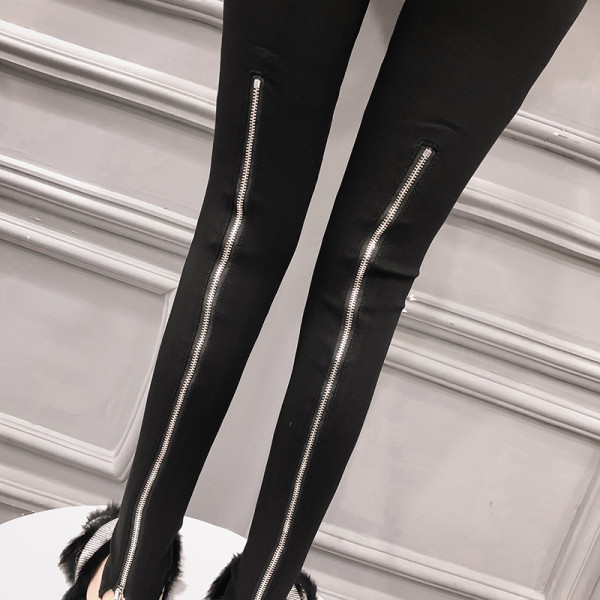 Testhezálló fekete női nadrág magas derékkal és cipzárral