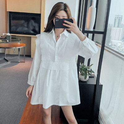 Plata sieviešu kleita ar klasisku apkakli un pogām