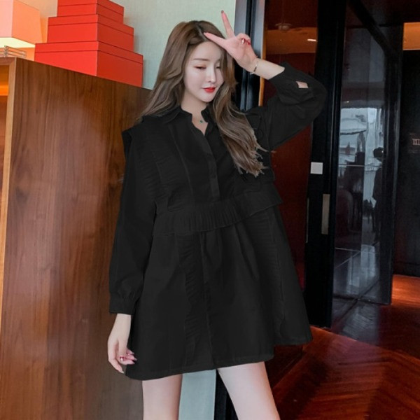 Plata sieviešu kleita ar klasisku apkakli un pogām