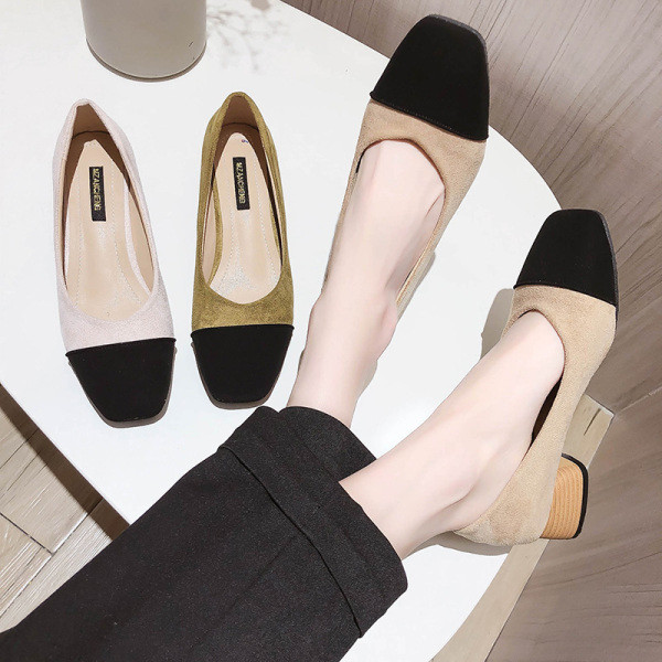 Γυναικεία μοντέρνα παπούτσια με  χαμηλό τακούνι