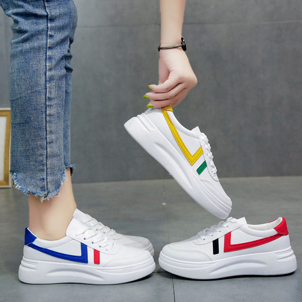 Γυναικεία casual eco δερμάτινα παπούτσια και επίπεδη σόλα