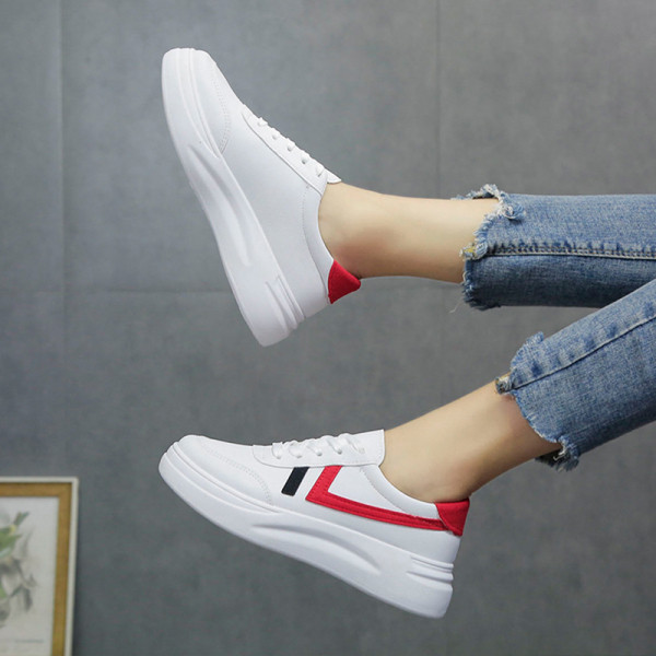 Γυναικεία casual eco δερμάτινα παπούτσια και επίπεδη σόλα