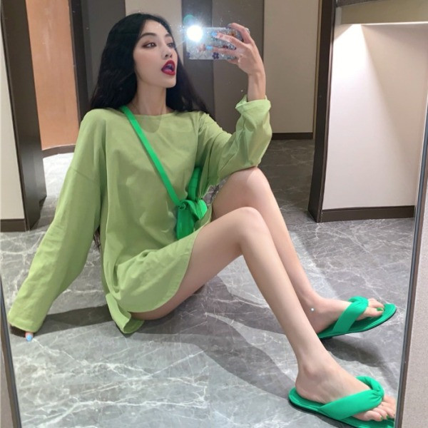 Широка дамска блуза с дълъг ръкав и гол гръб с връзки