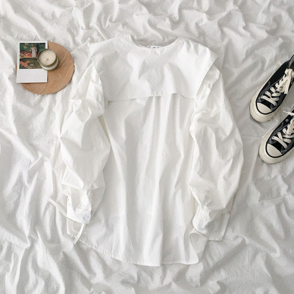 Modern női ing kerek nyakkivágással és nyakkendővel