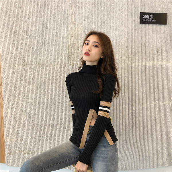 Bluză de damă mulată din jerseu de catifea cu fante