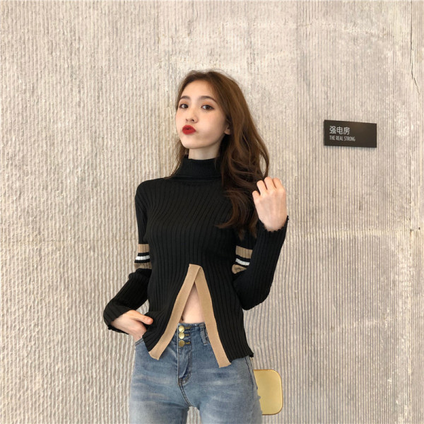 Bluză de damă mulată din jerseu de catifea cu fante