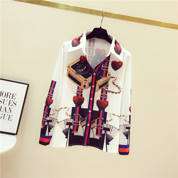 Sieviešu moderns krekls ar klasisku apkakli un krāsainu aplikāciju