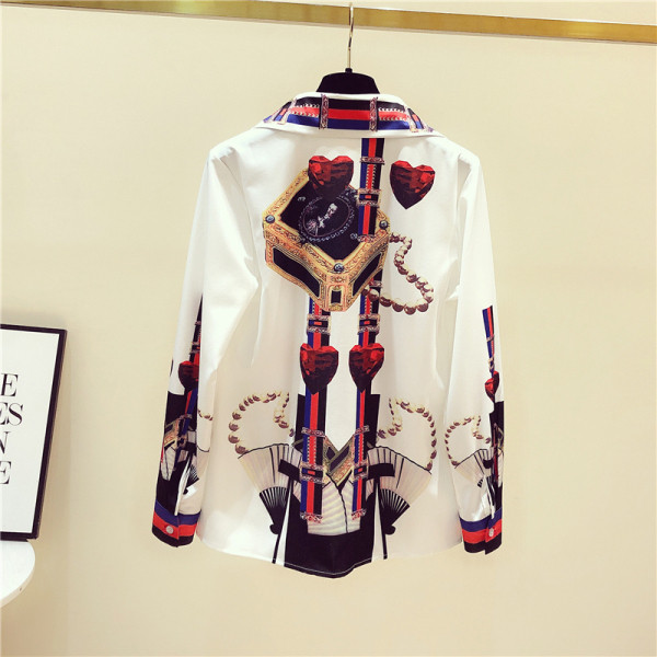 Sieviešu moderns krekls ar klasisku apkakli un krāsainu aplikāciju