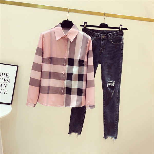 Rūtains sieviešu pavasara krekls ar klasisku apkakli