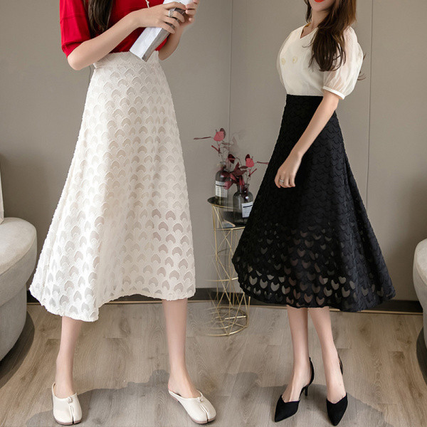 Ležerna ženska suknja visokog kroja u struku