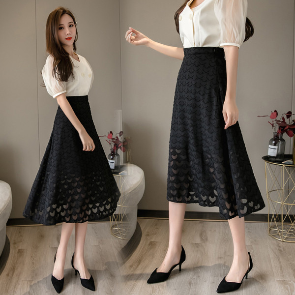 Ležerna ženska suknja visokog kroja u struku