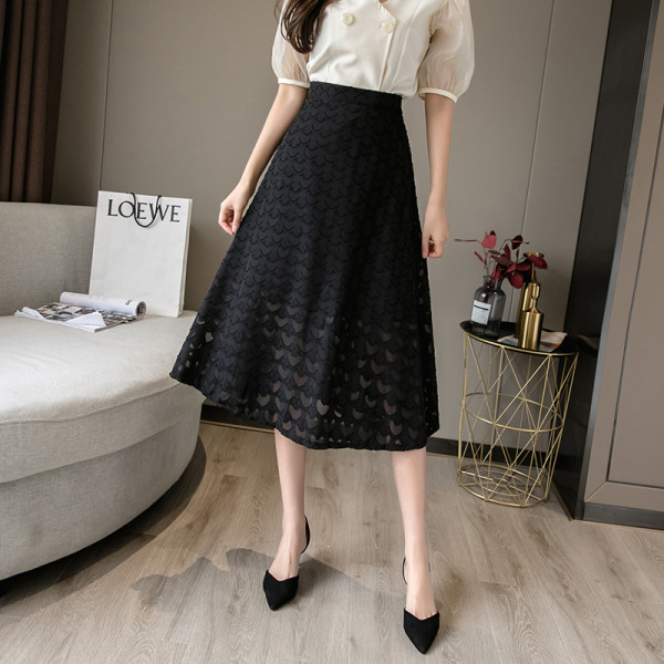 Ležerna ženska suknja visokog kroja u struku