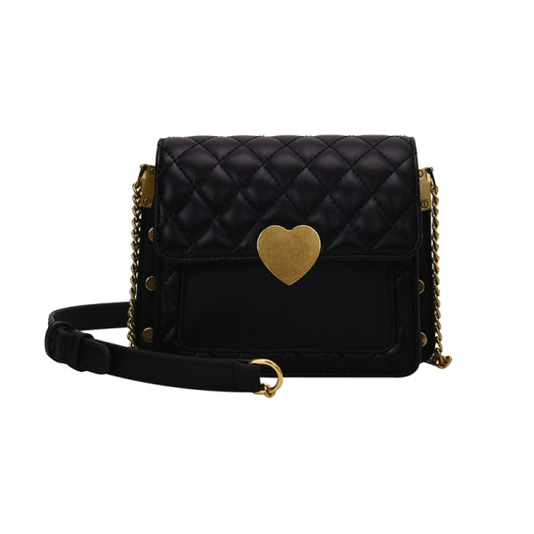 Hétköznapi női táska hosszú fémlánccal