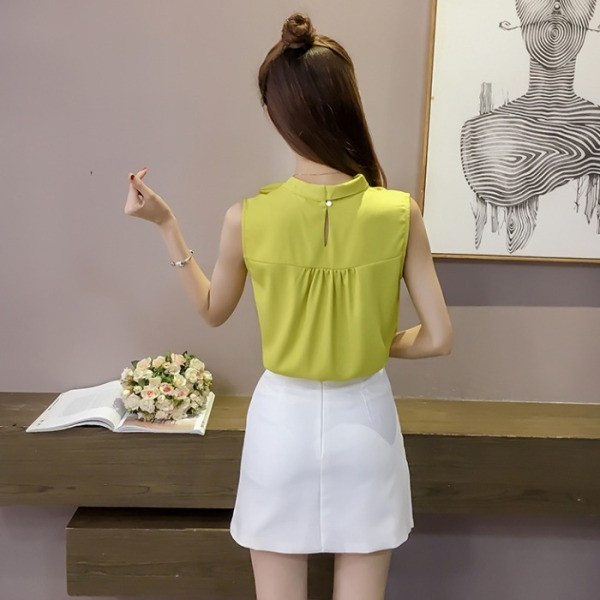 Stilīgs sieviešu tops ar zemu apkakli un lenti