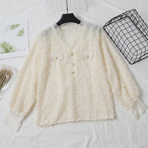 Μοντέρνα γυναικεία μπλούζα με λαιμόκοψη, δαντέλα και κουμπιά